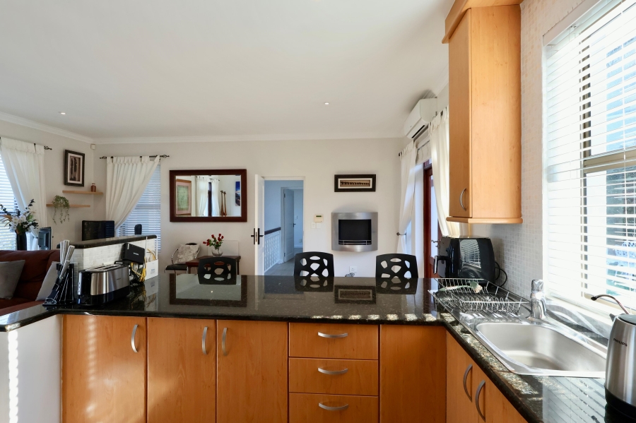 To Let 1 Bedroom Property for Rent in Kanonberg Western Cape